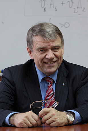 Валентин Пармон